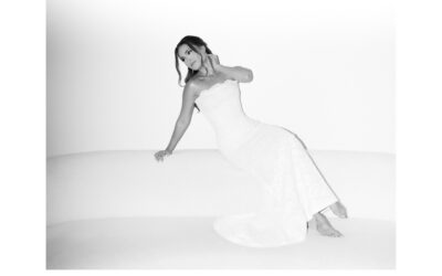 Vestido de noiva colorido combina com casamento tradicional?